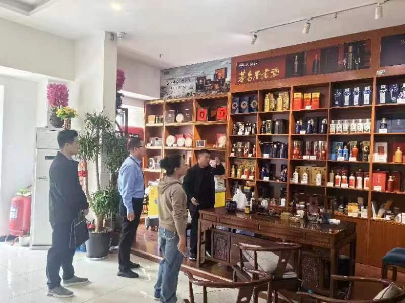 商丘市市場監(jiān)管局重拳出擊 全面啟動(dòng)“特供酒”清源打鏈專項(xiàng)行動(dòng)